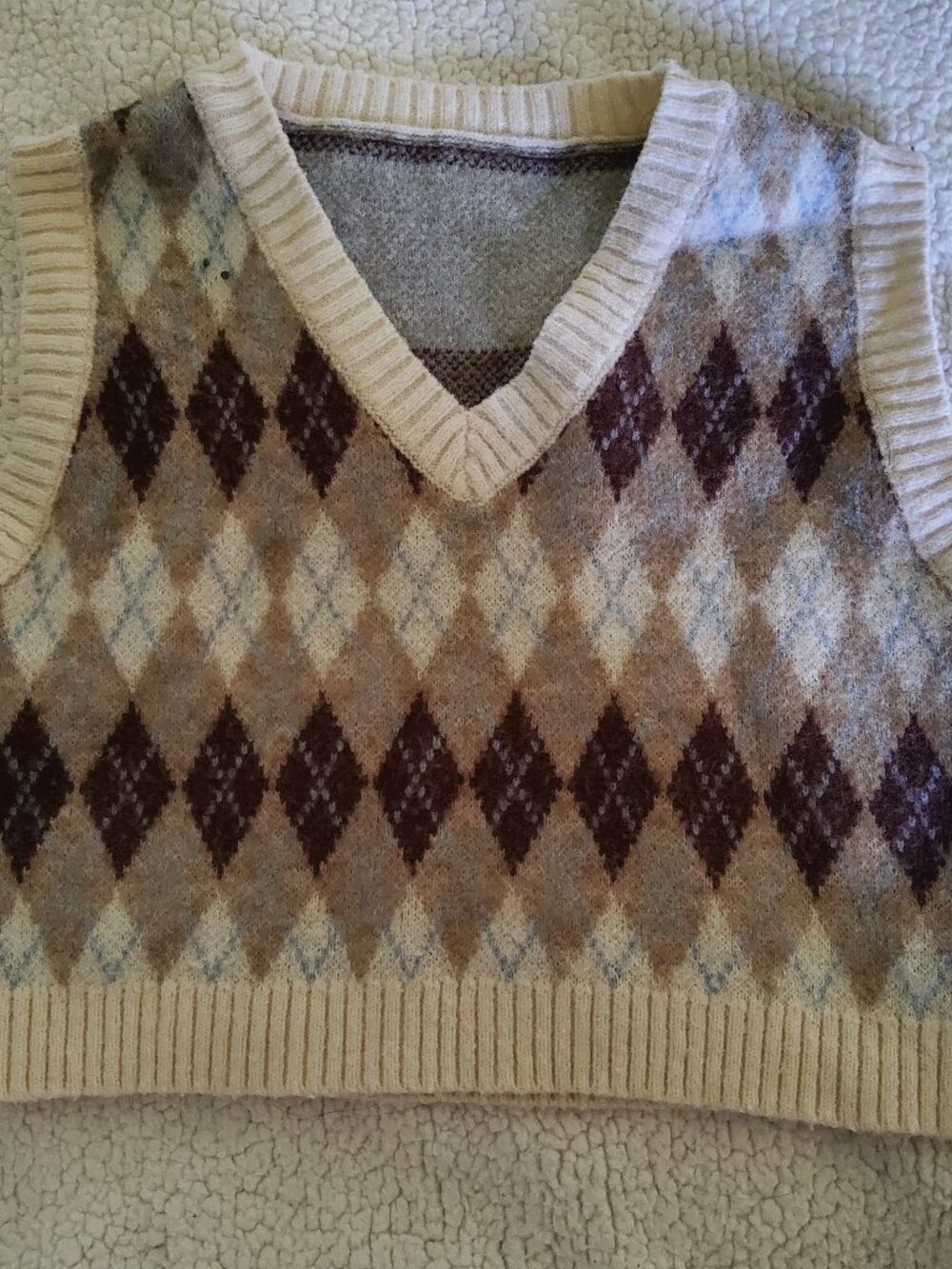 YY Windranger Cream Argyle Knit Sweater Vest V-Neck Brown Blue Diamond Plaid Pat